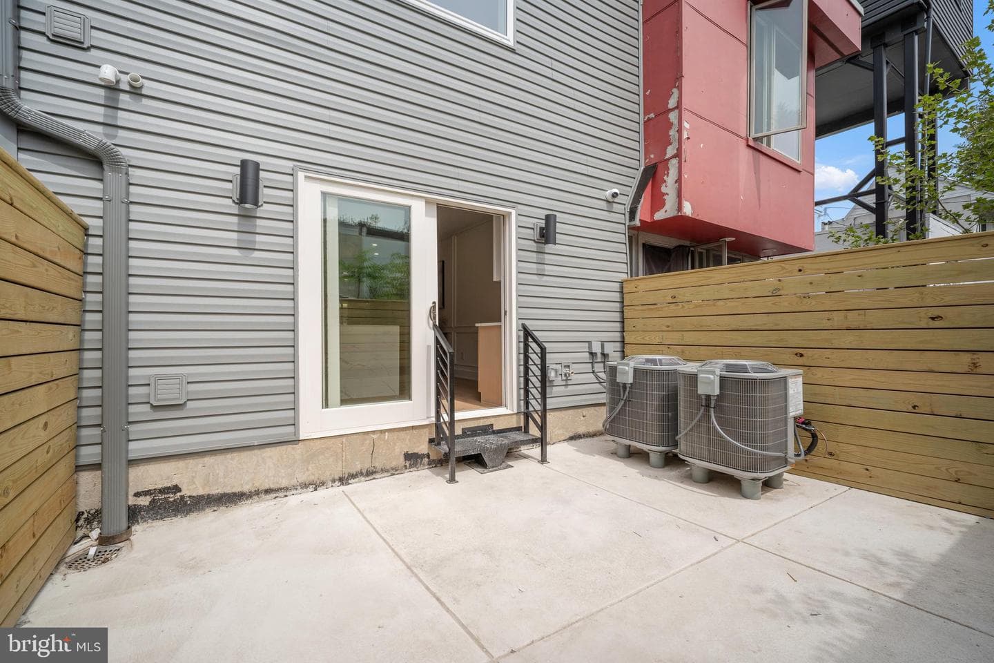 2218 Bainbridge Street photo 32