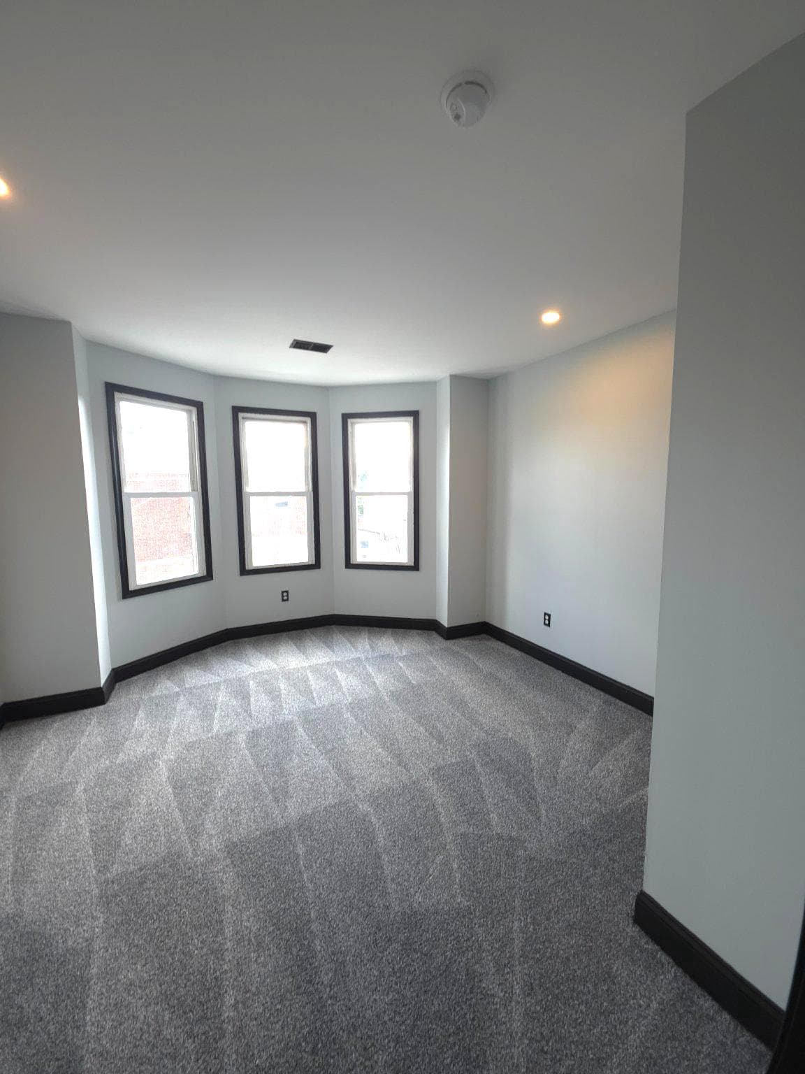 4668 James Street photo 14