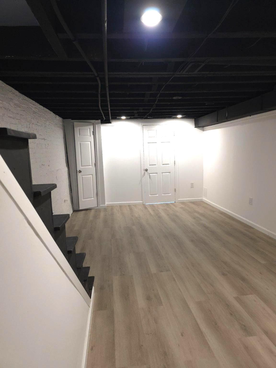 4668 James Street photo 23