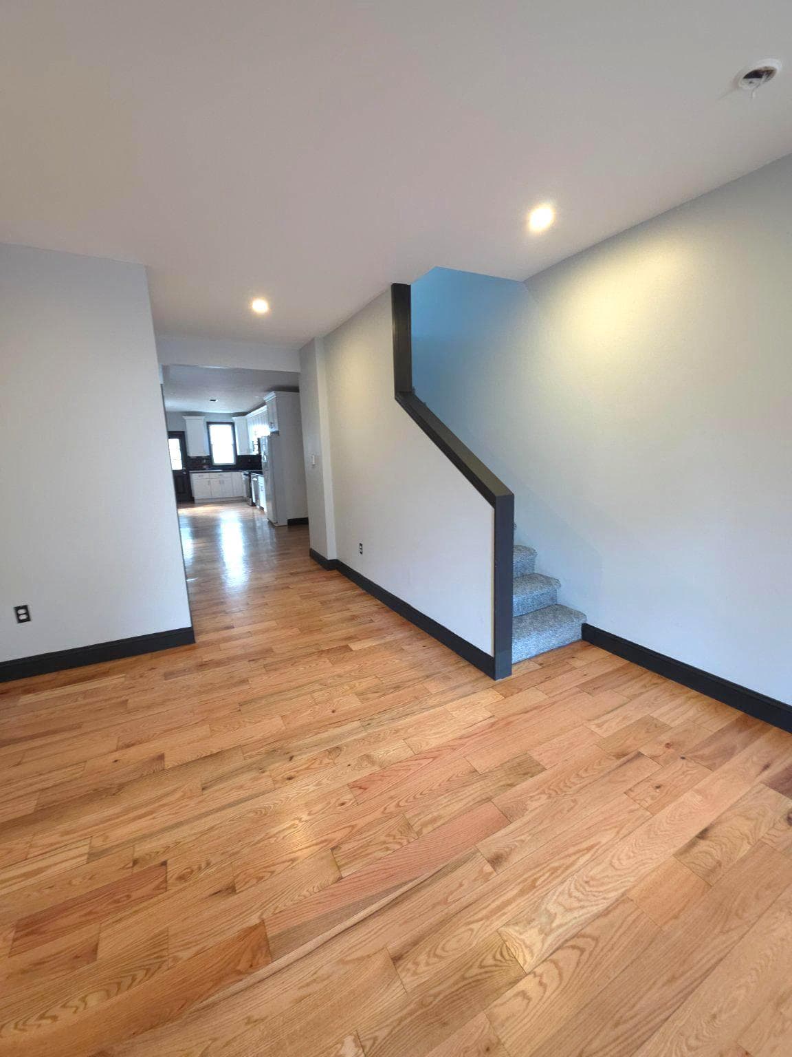 4668 James Street photo 5