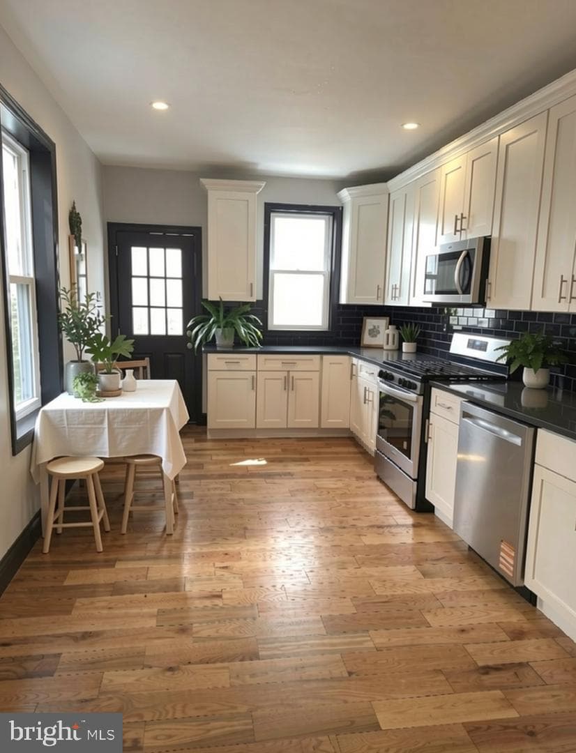 4668 James Street photo 7