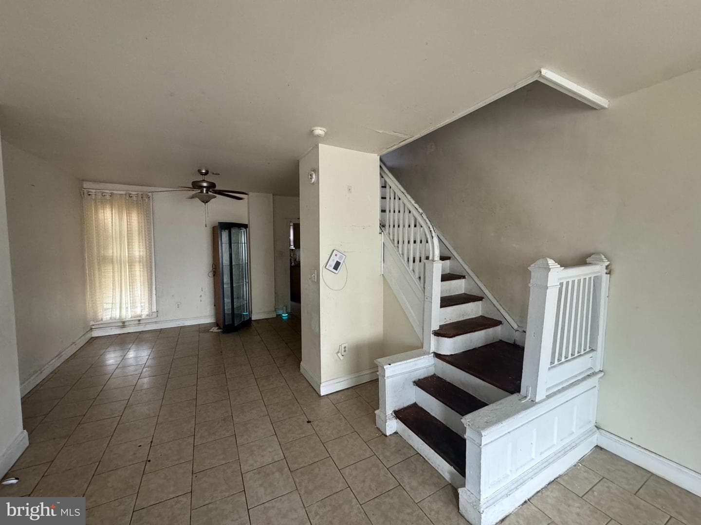6409 N Woodstock Street photo 2