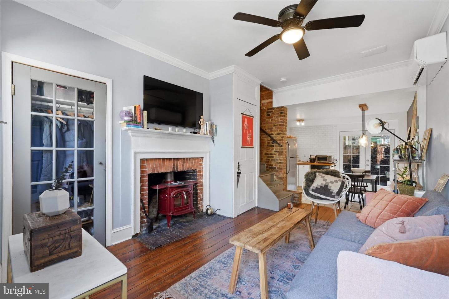 308 S Iseminger Street photo 2