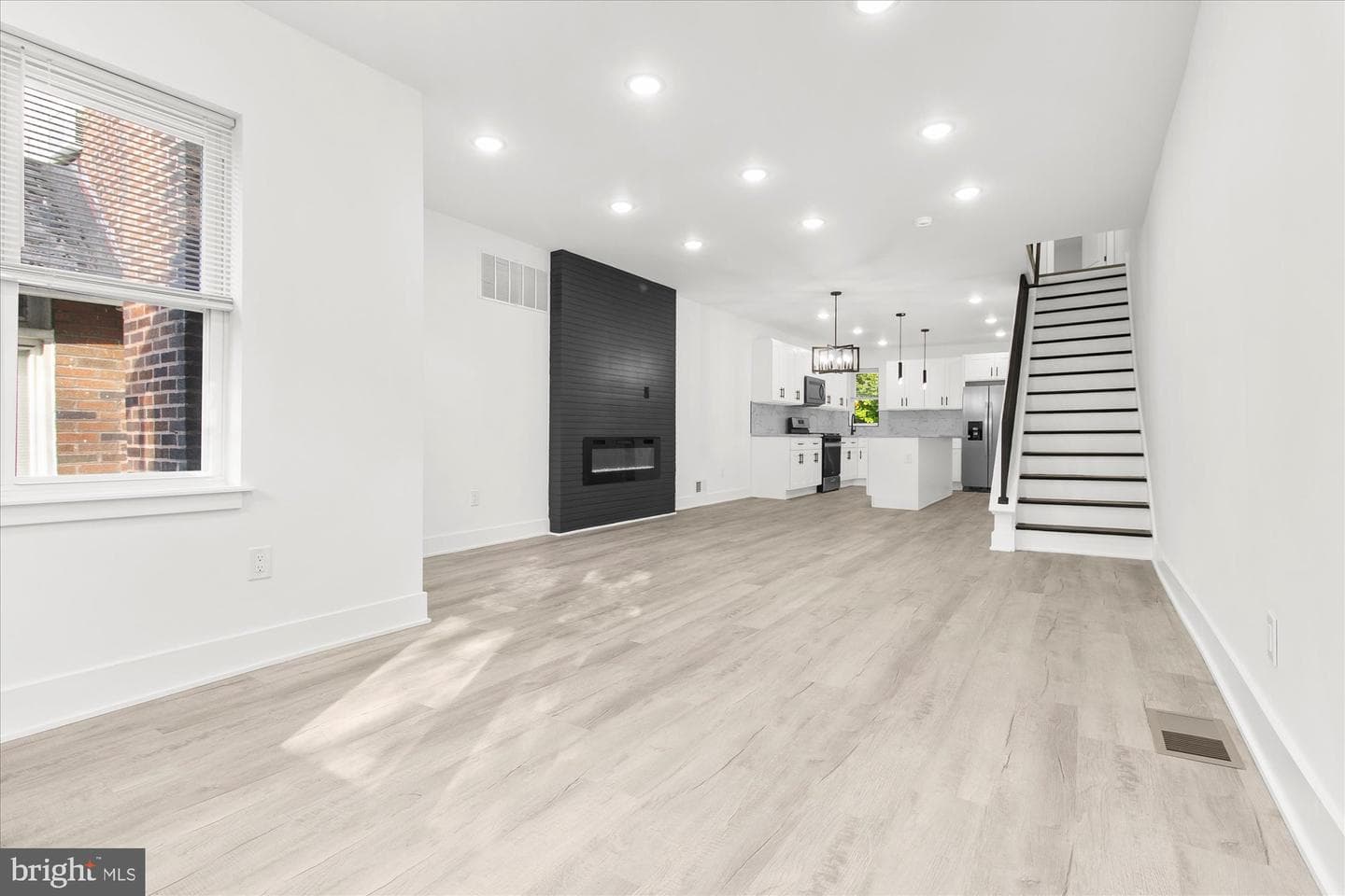 515 W Abbottsford Avenue photo 4