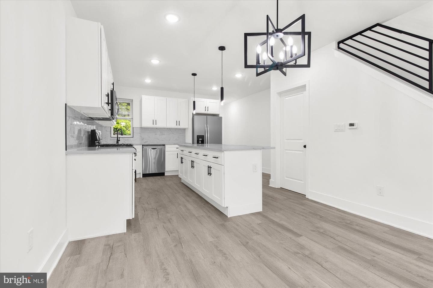 515 W Abbottsford Avenue photo 8