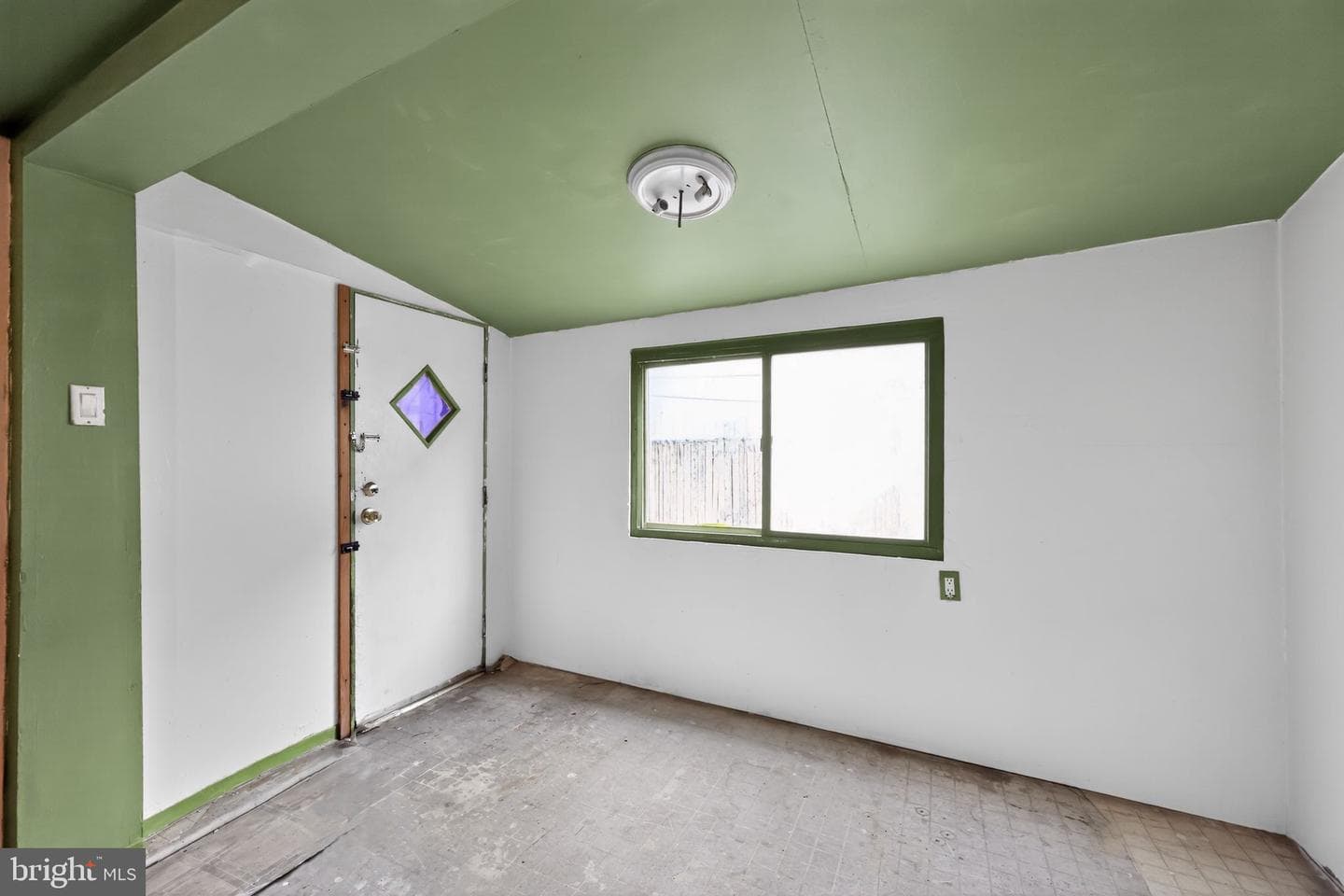 2757 E Pacific Street photo 9