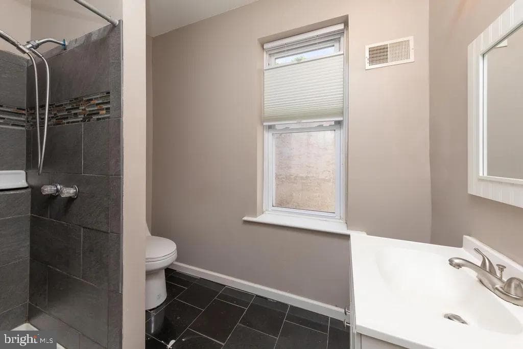 2253 N Sydenham Street photo 20