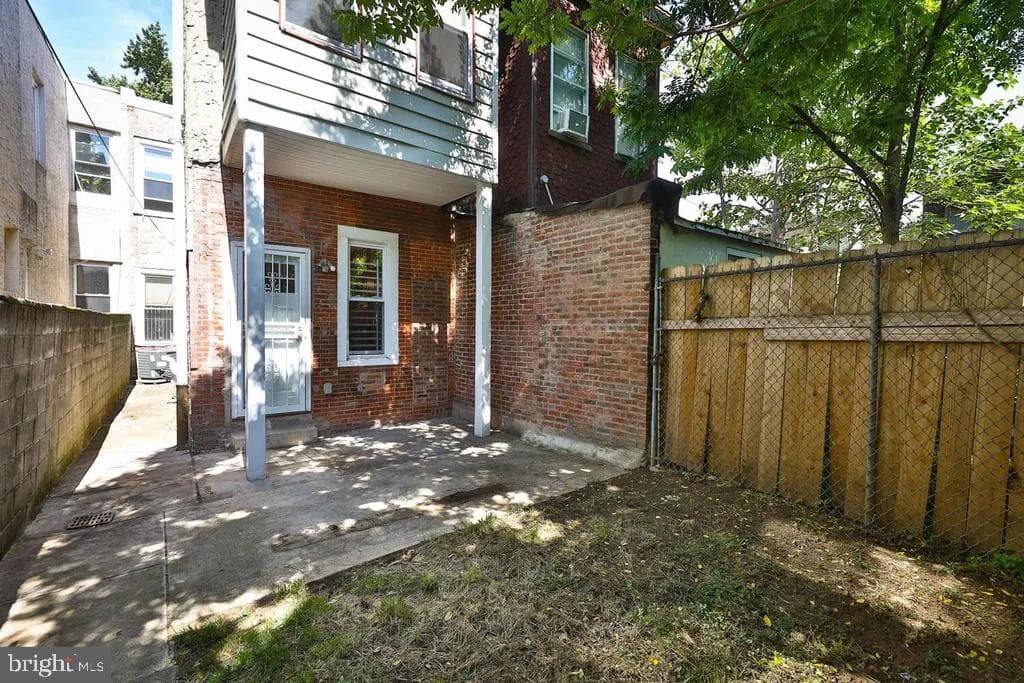2253 N Sydenham Street photo 24