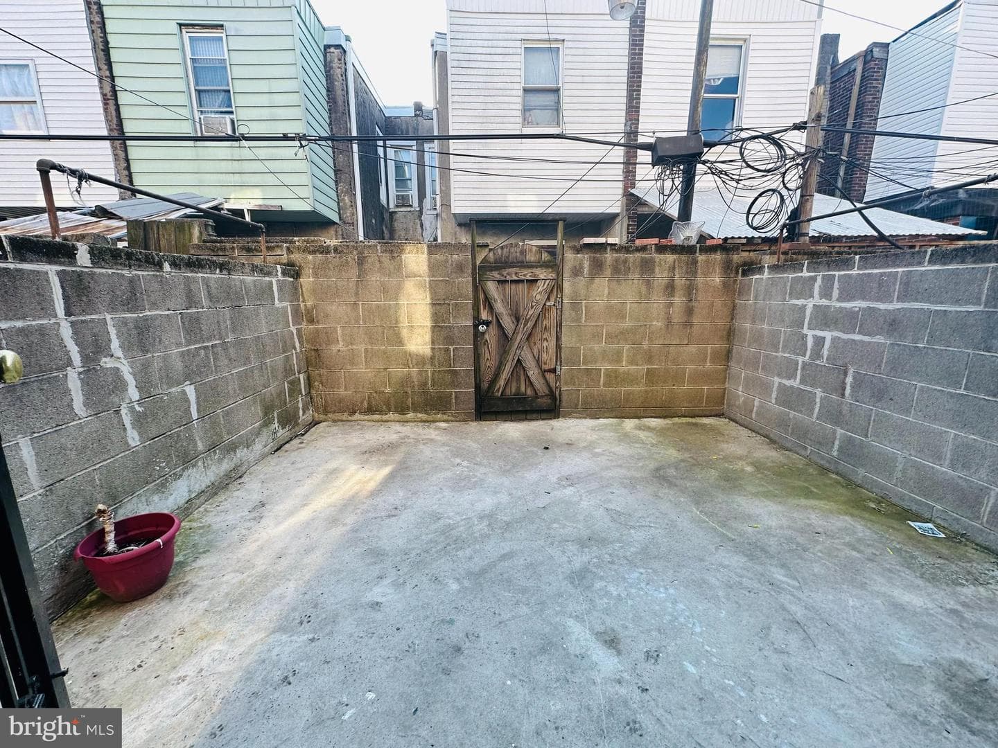2418 S Franklin Street photo 10