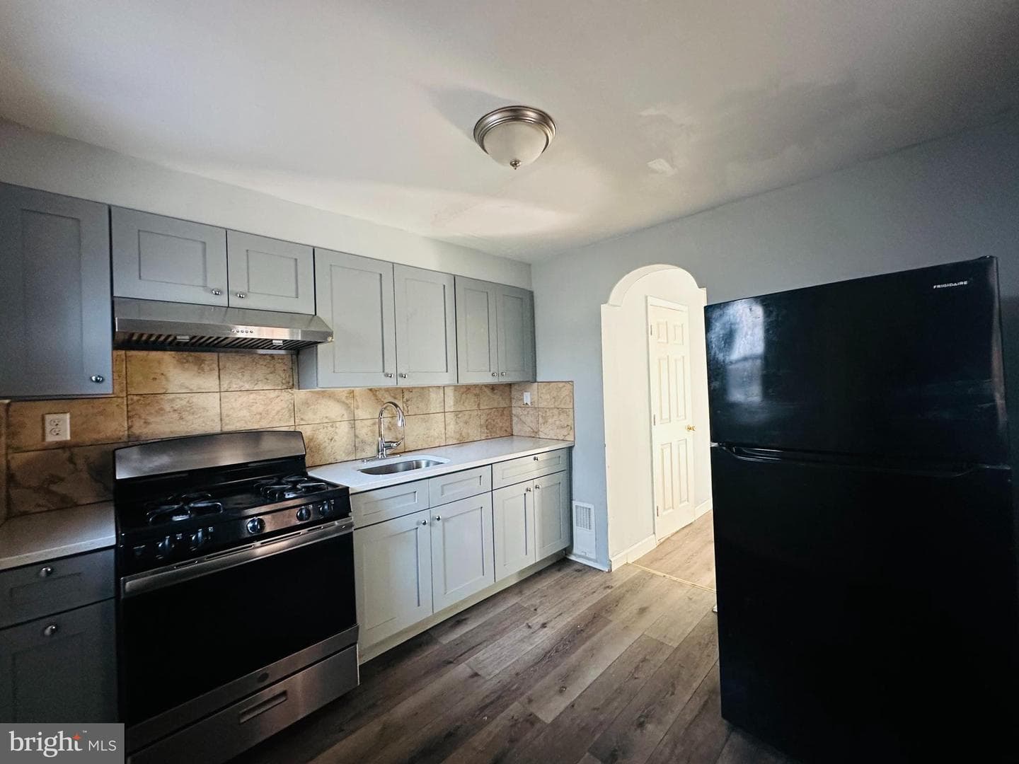 2418 S Franklin Street photo 9