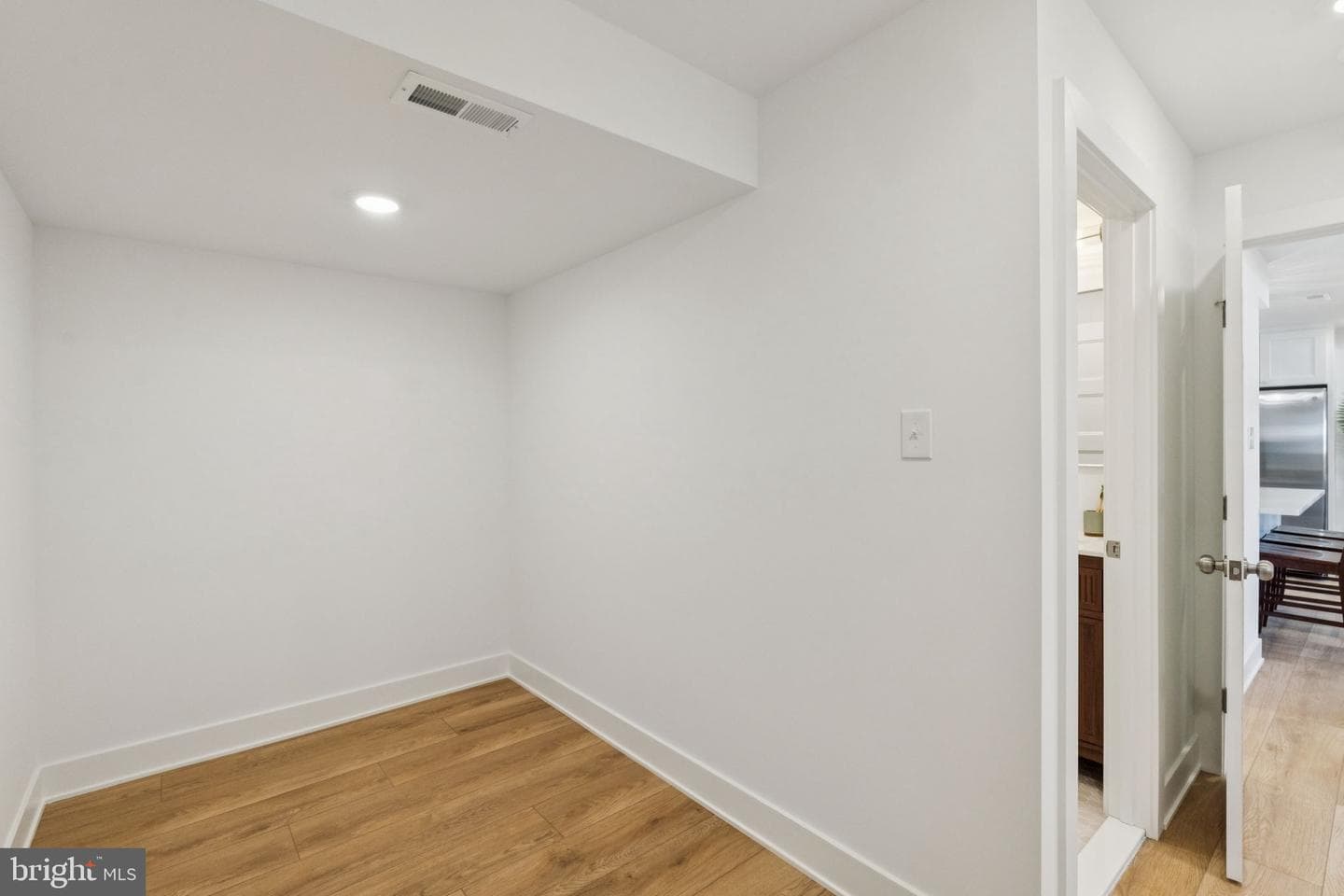 6966 Fowler Street photo 18