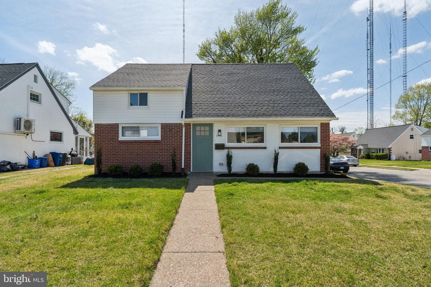 6966 Fowler Street photo 2