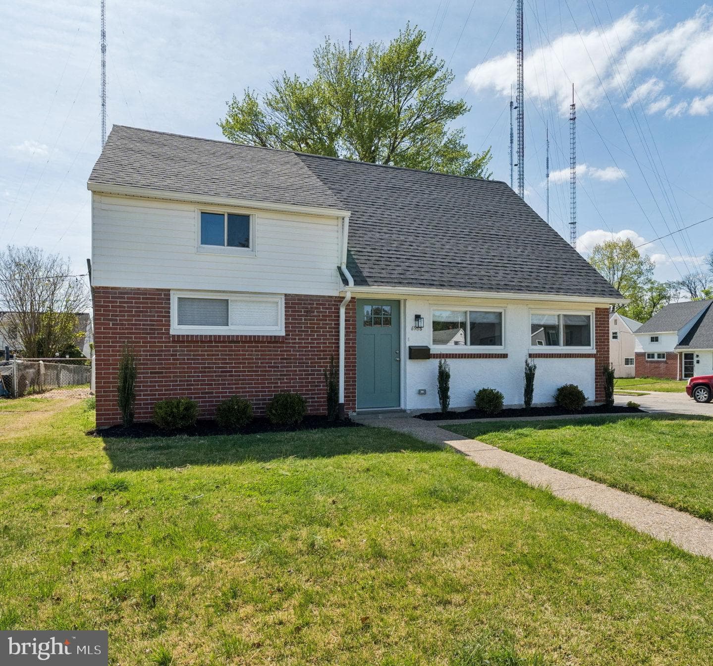 6966 Fowler Street photo 3