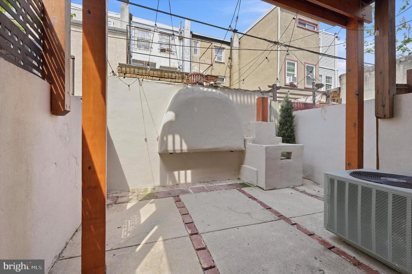 533 Titan Street photo 12