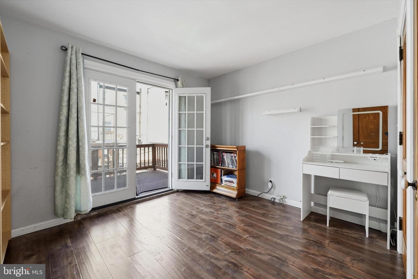 533 Titan Street photo 15