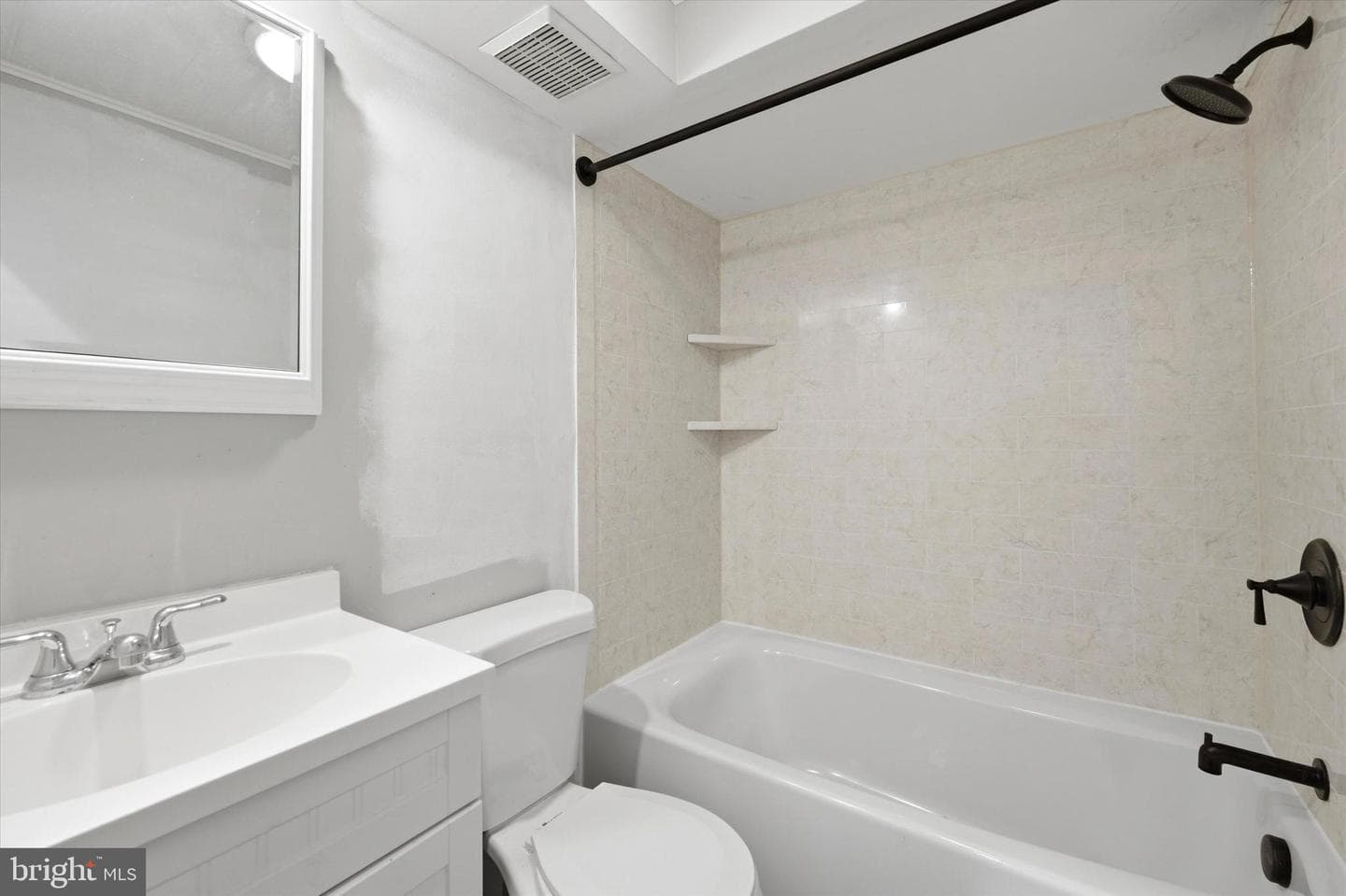 533 Titan Street photo 18
