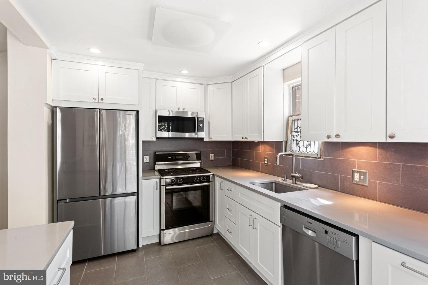 2456 Meredith Street photo 10