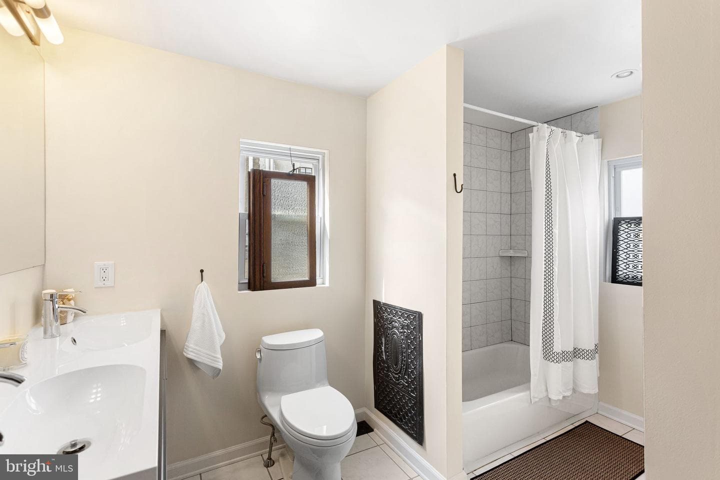 2456 Meredith Street photo 24