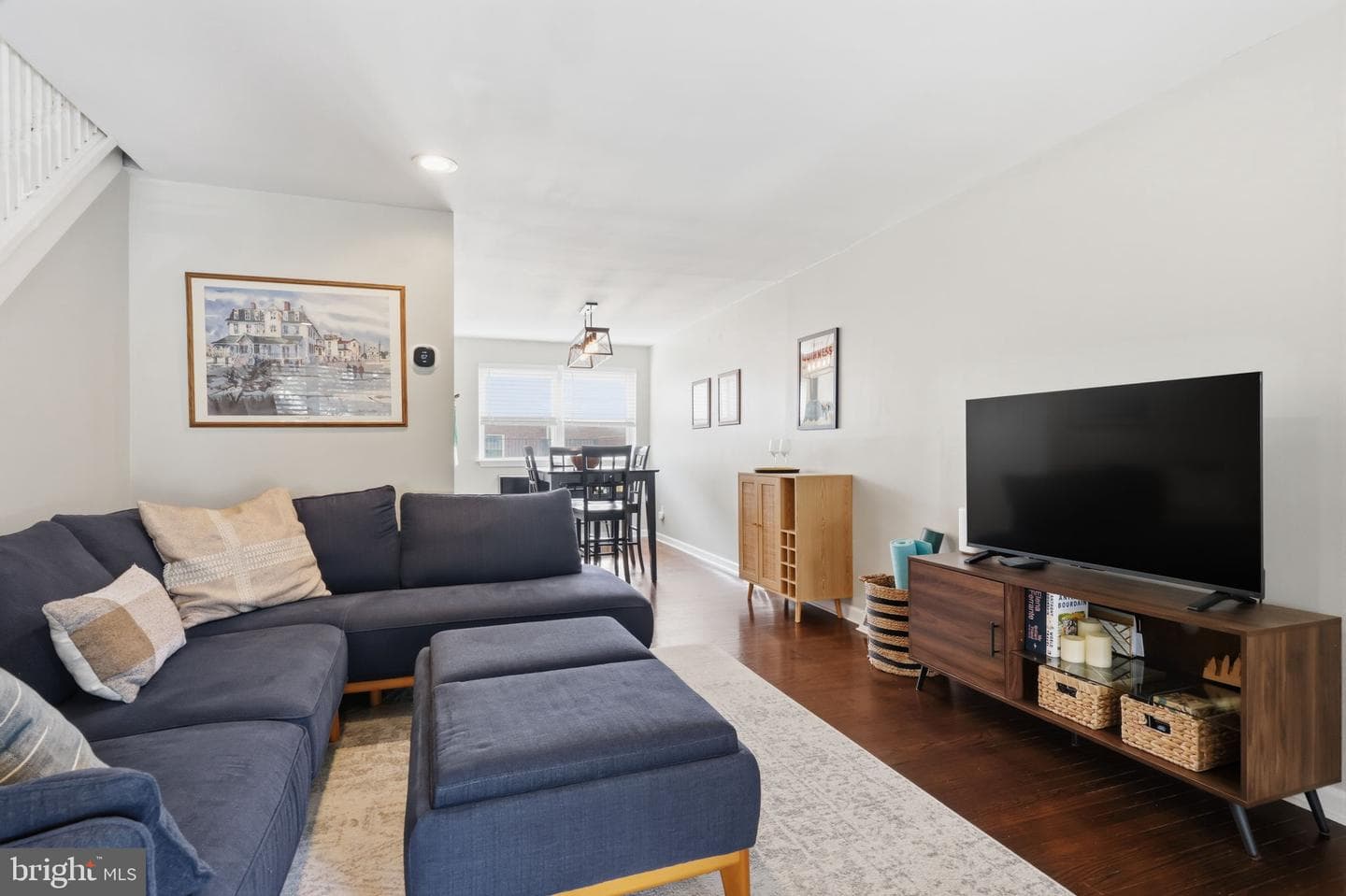 5430 Vicaris Street photo 7