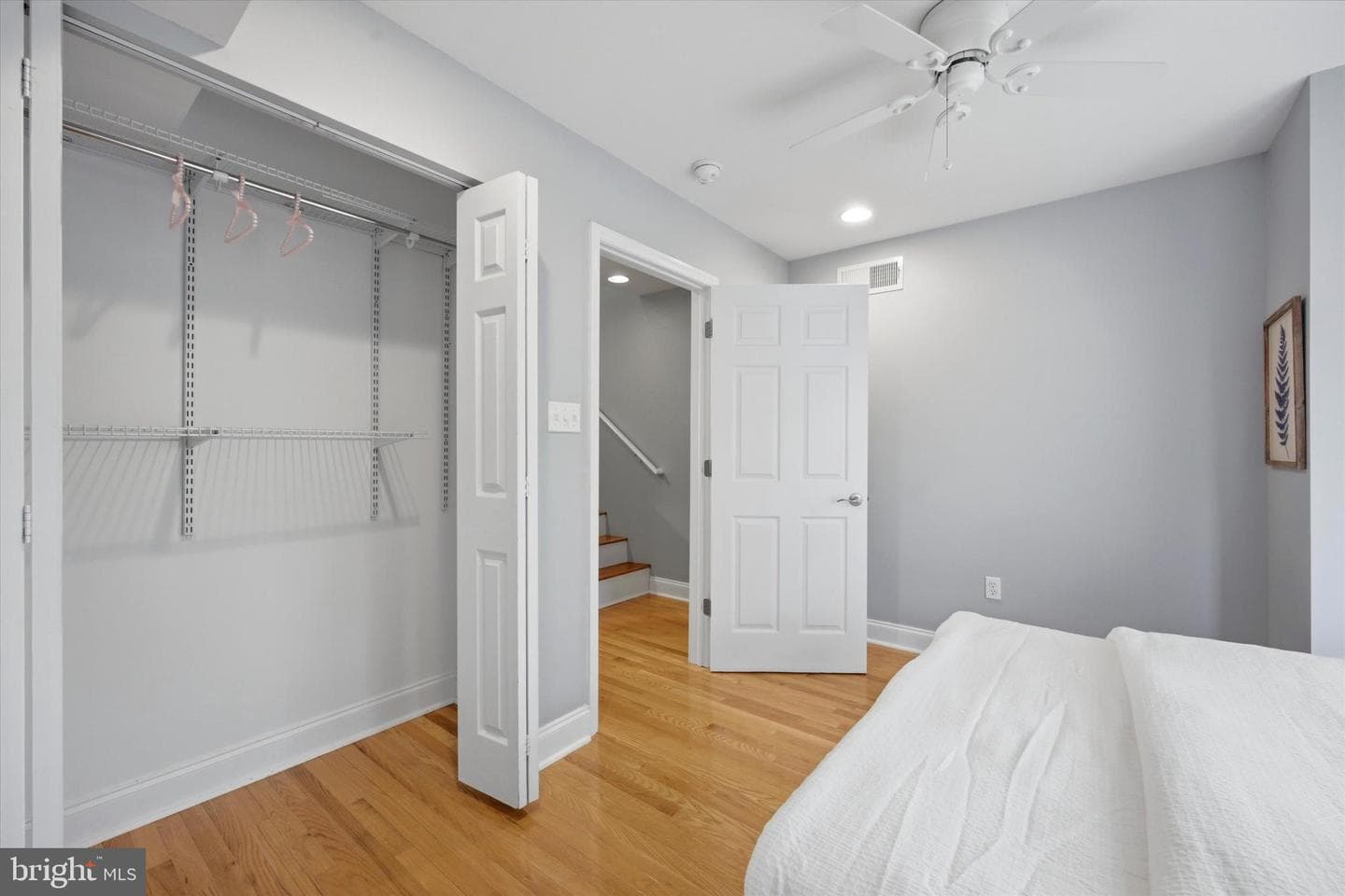 2405 Catharine Street photo 18