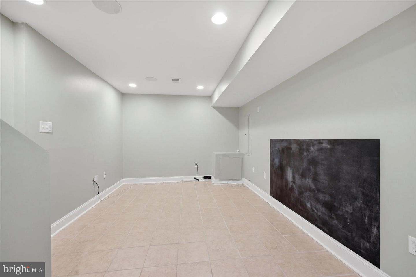 2405 Catharine Street photo 28