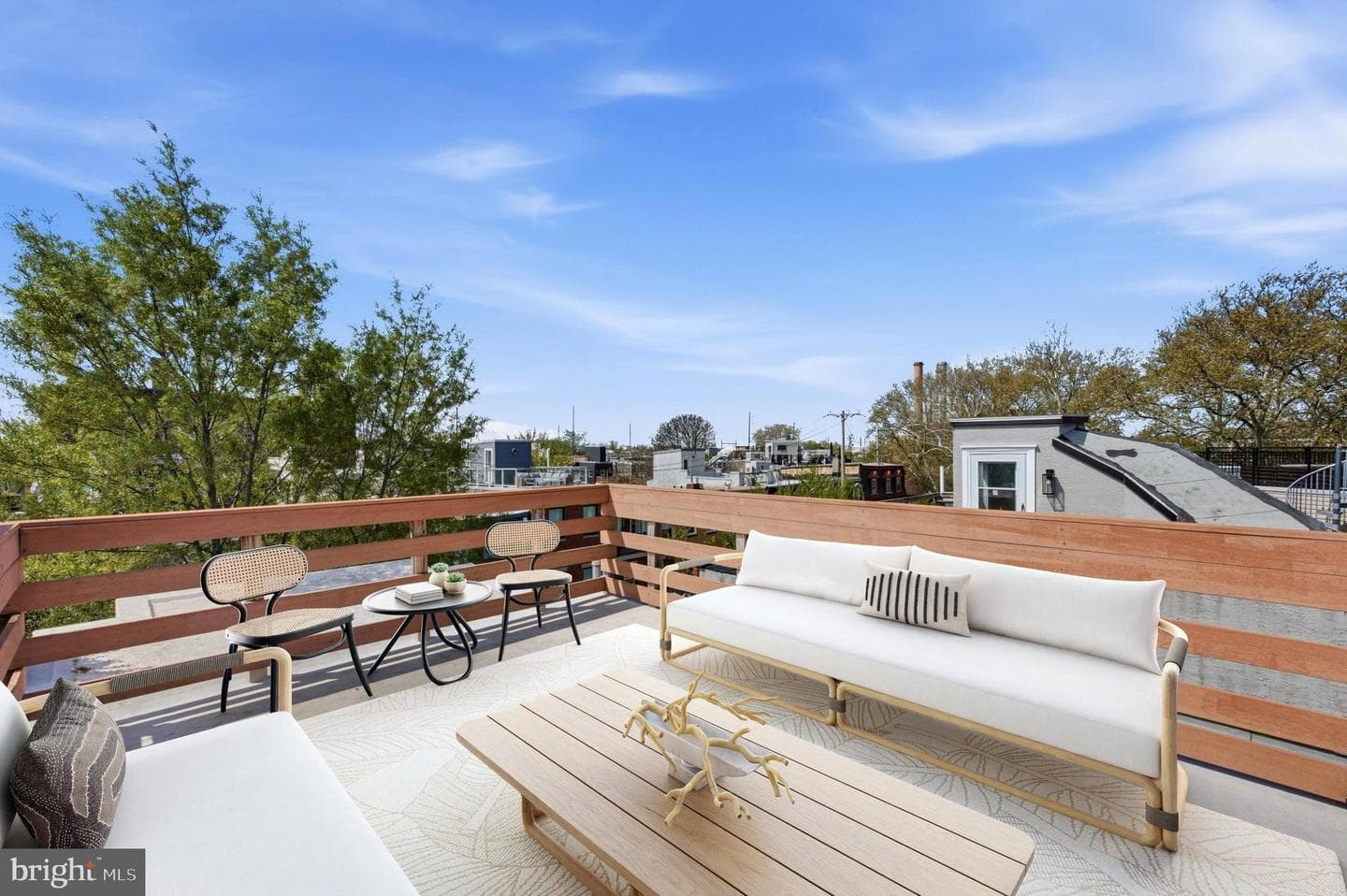 2405 Catharine Street photo 36