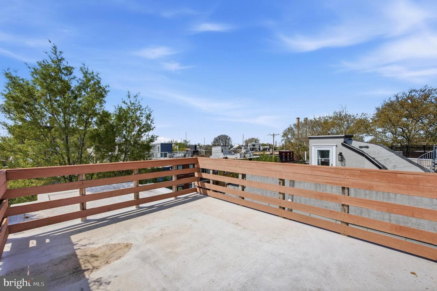2405 Catharine Street photo 37