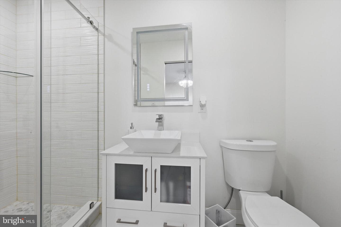 6034 Larchwood Avenue photo 9