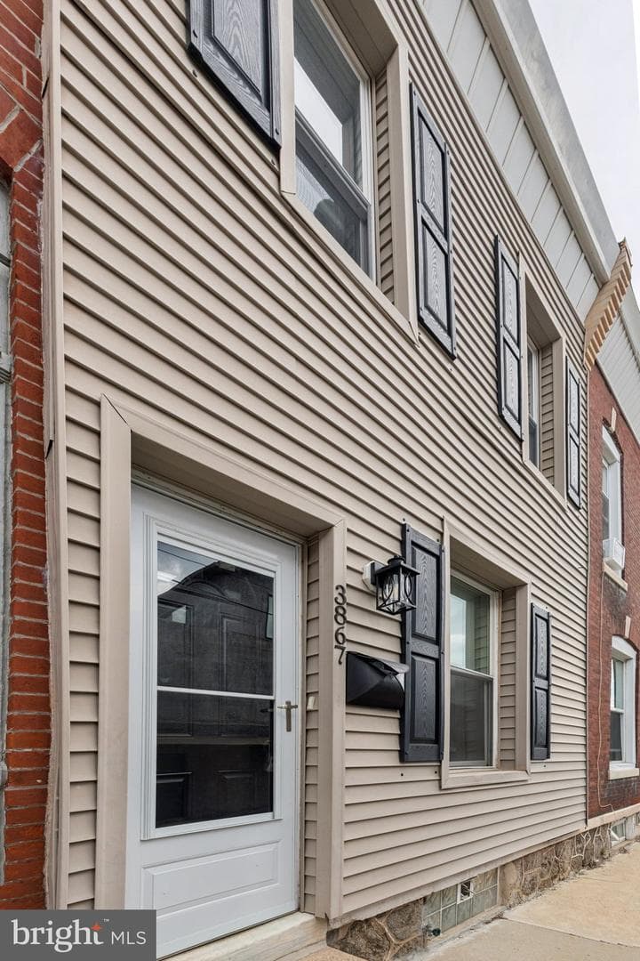 3867 Manor Street photo 15