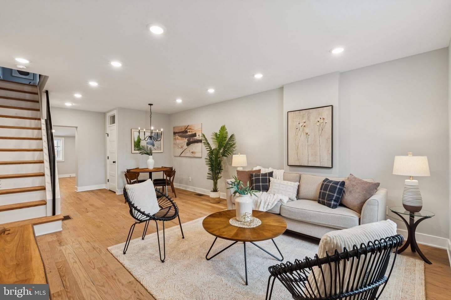3867 Manor Street photo 2