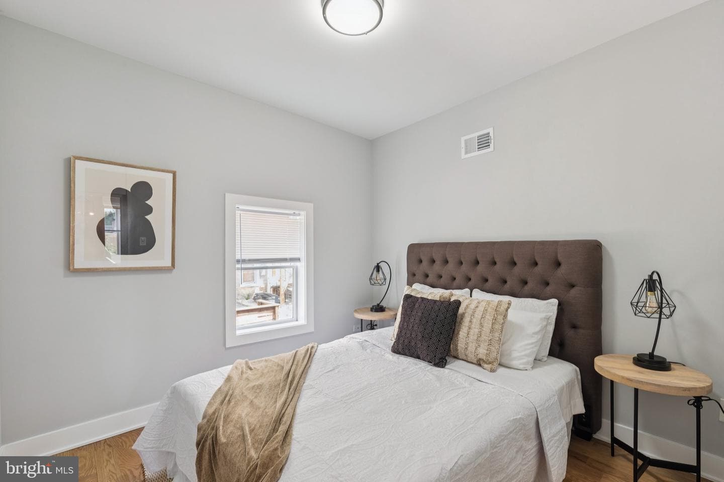 3867 Manor Street photo 9