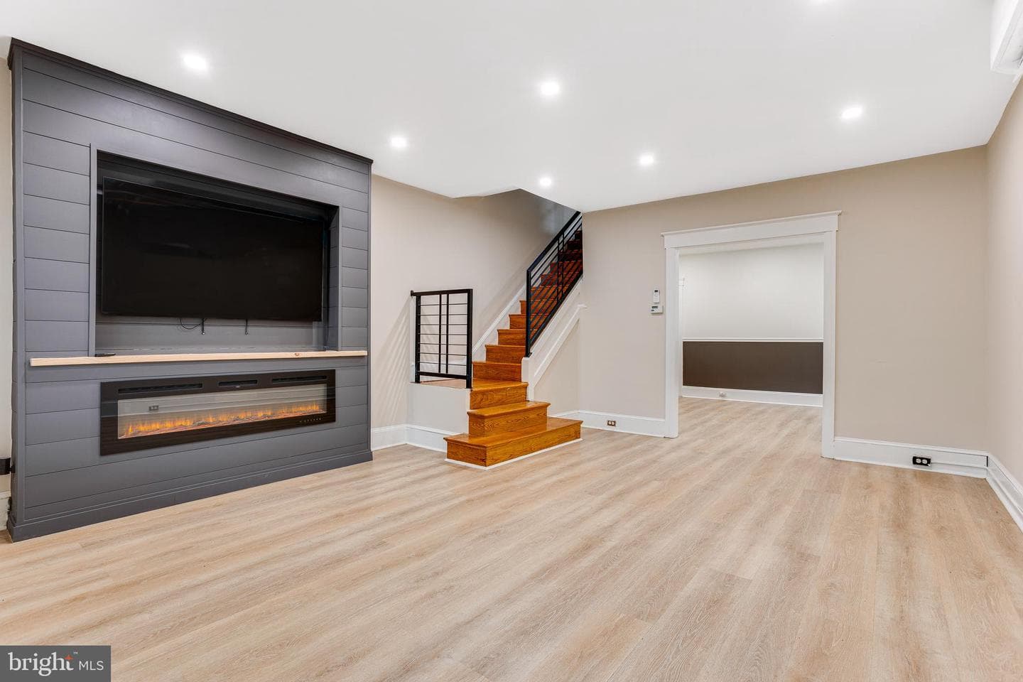 313 Gates Street photo 6