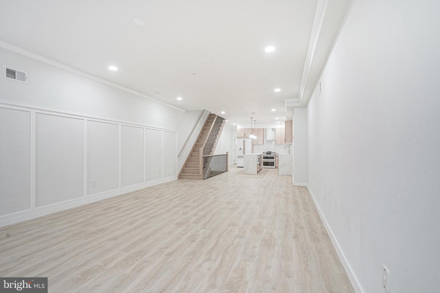 1143 Tasker Street photo 3