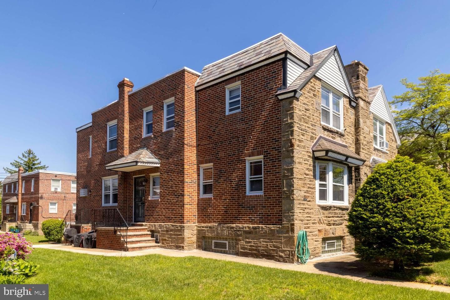 1117 E Barringer Street photo 4