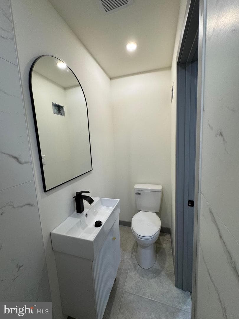 7816 Temple Road photo 19