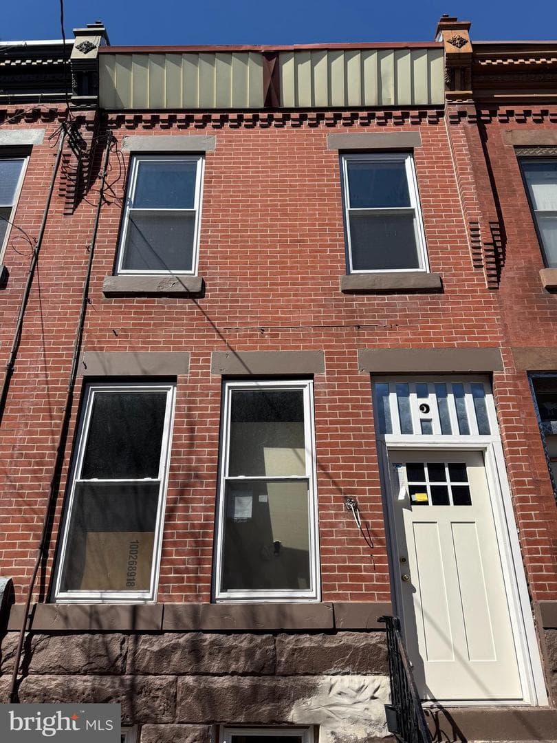 867 E Thompson Street photo 9