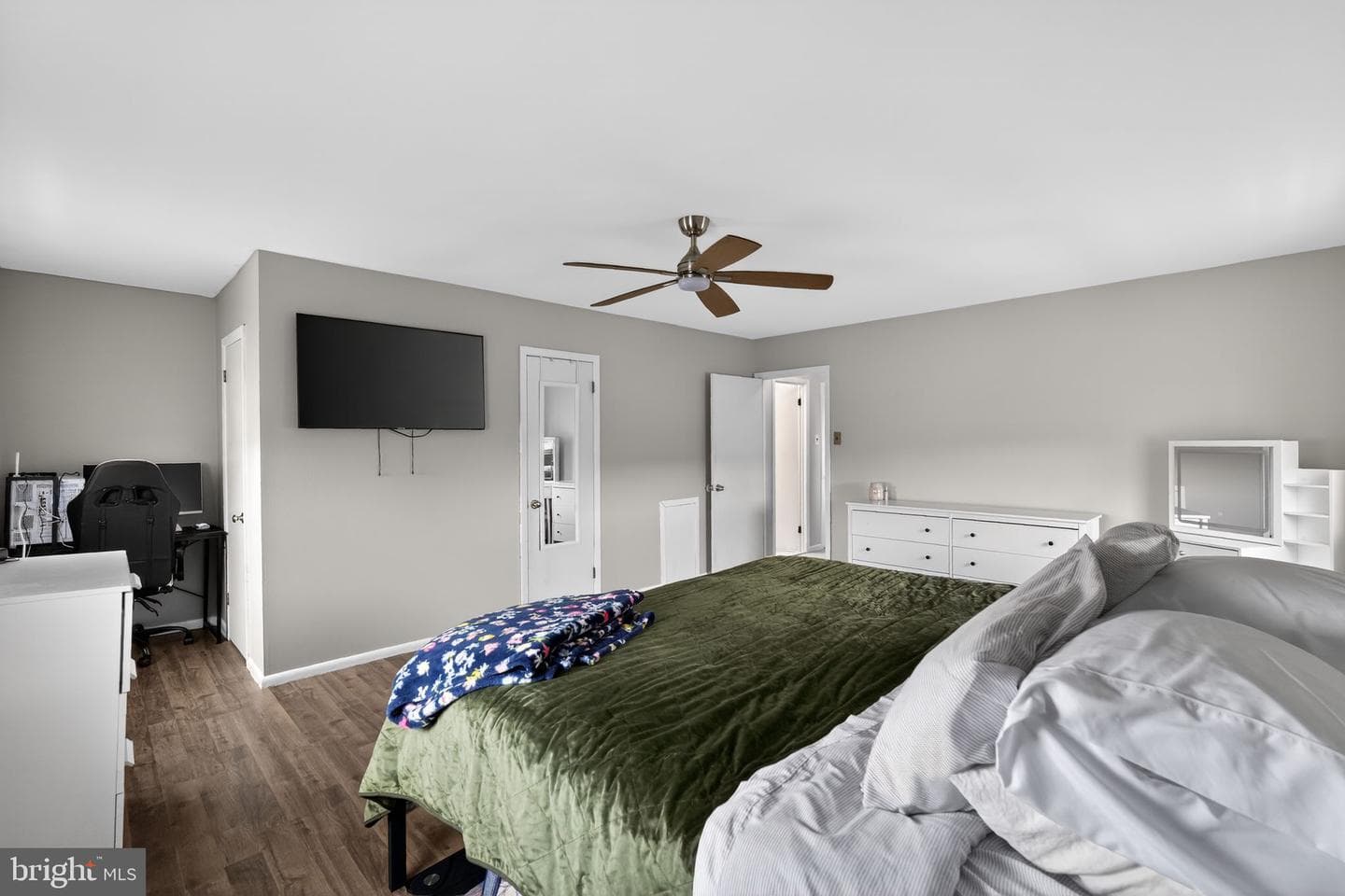 10211 Ambridge Place photo 13