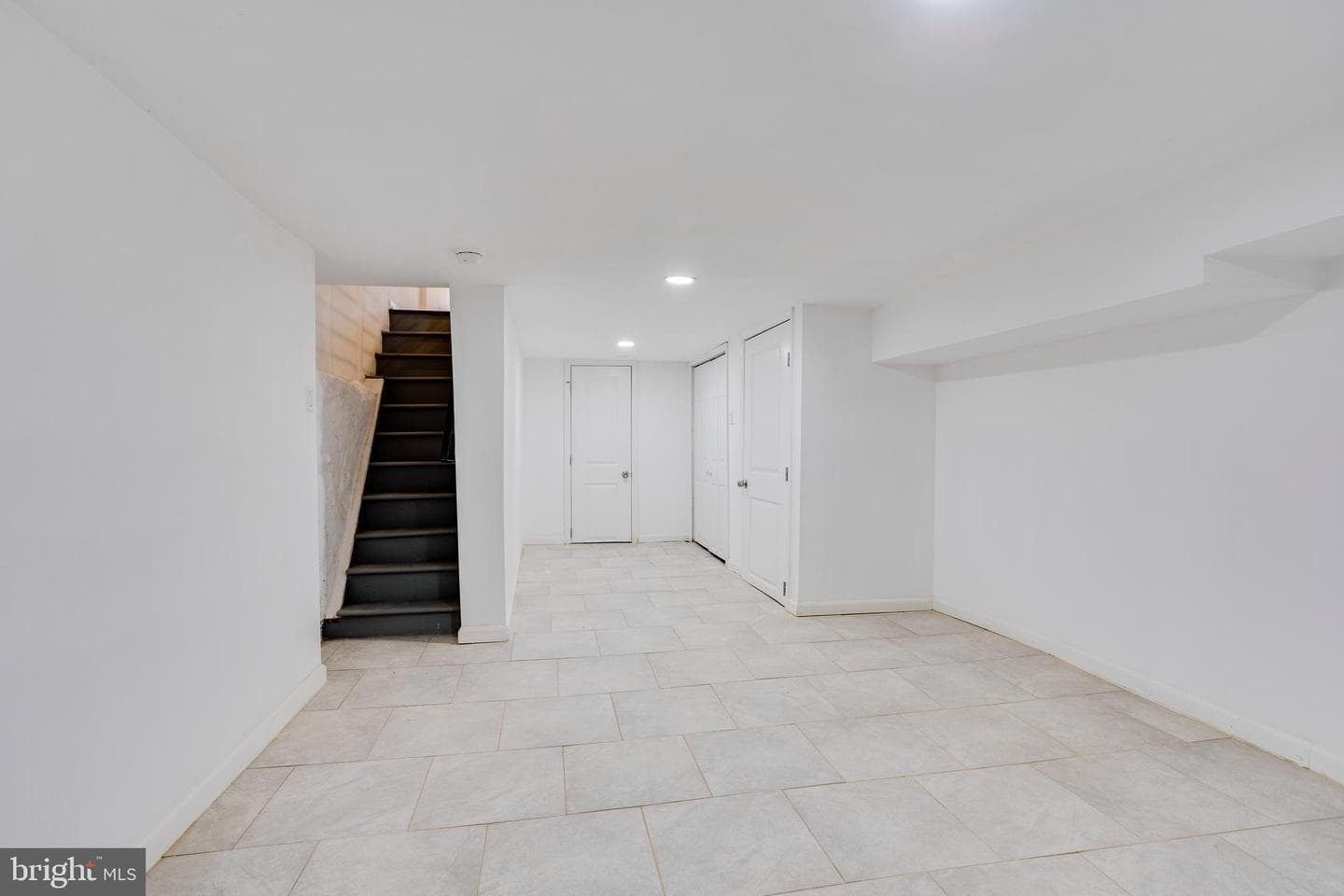 2633 Braddock Street photo 32