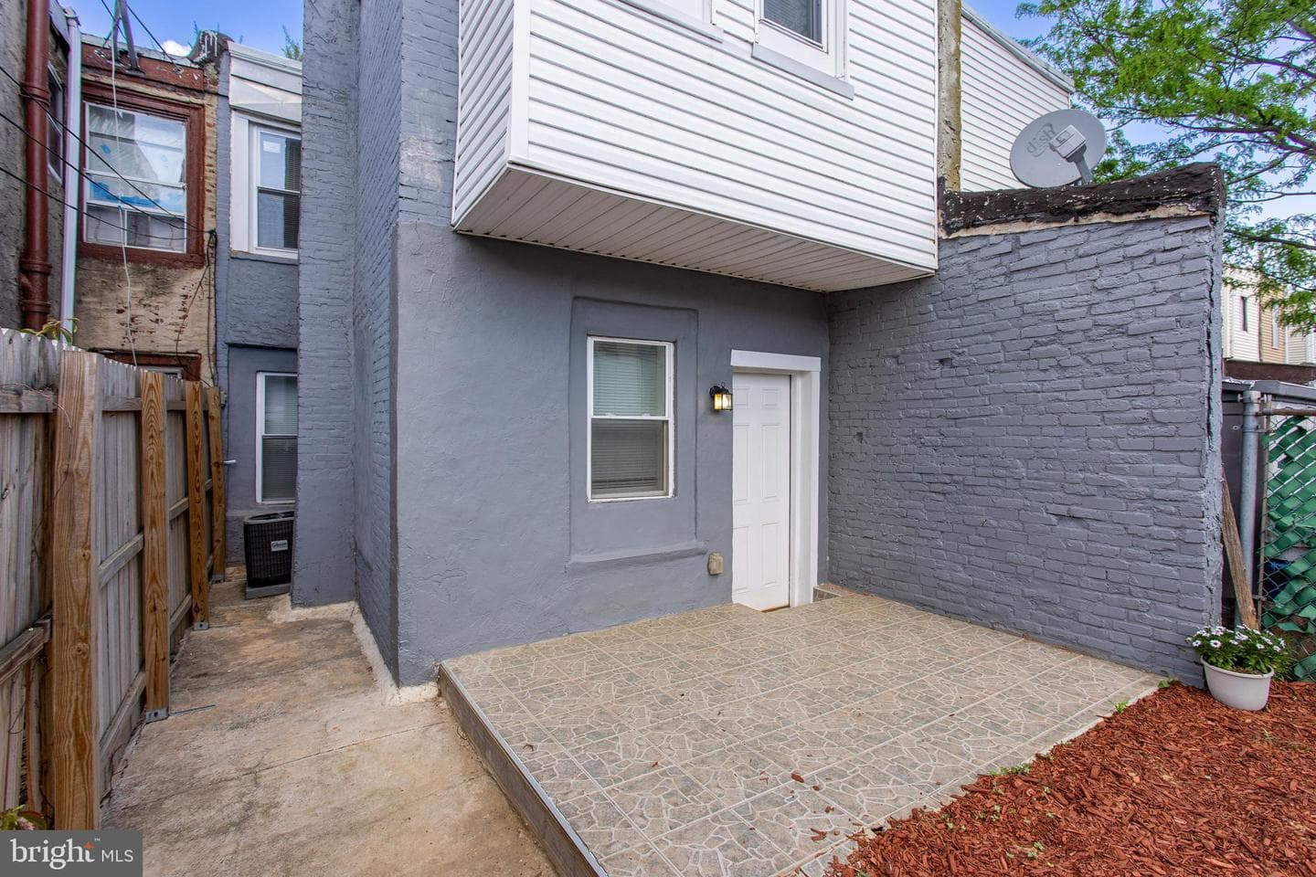 2633 Braddock Street photo 35