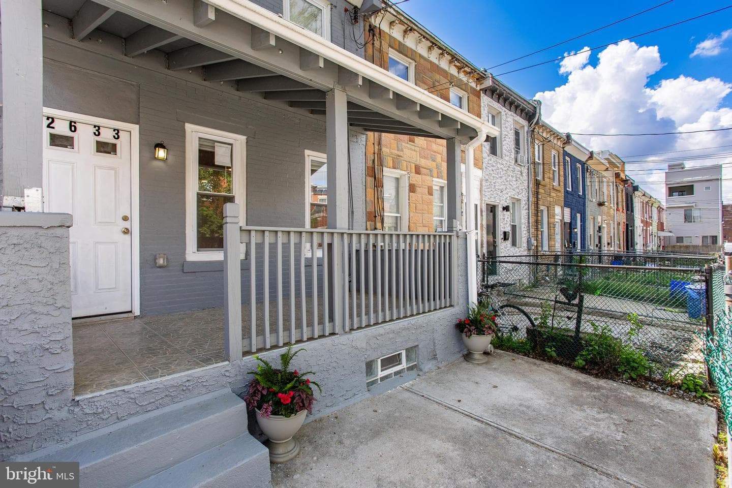 2633 Braddock Street photo 4