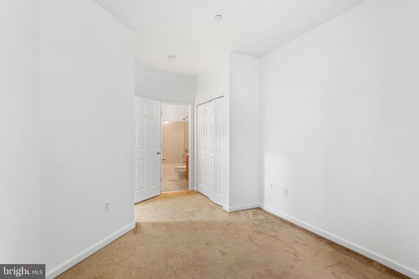 3147 W Thompson Street photo 10