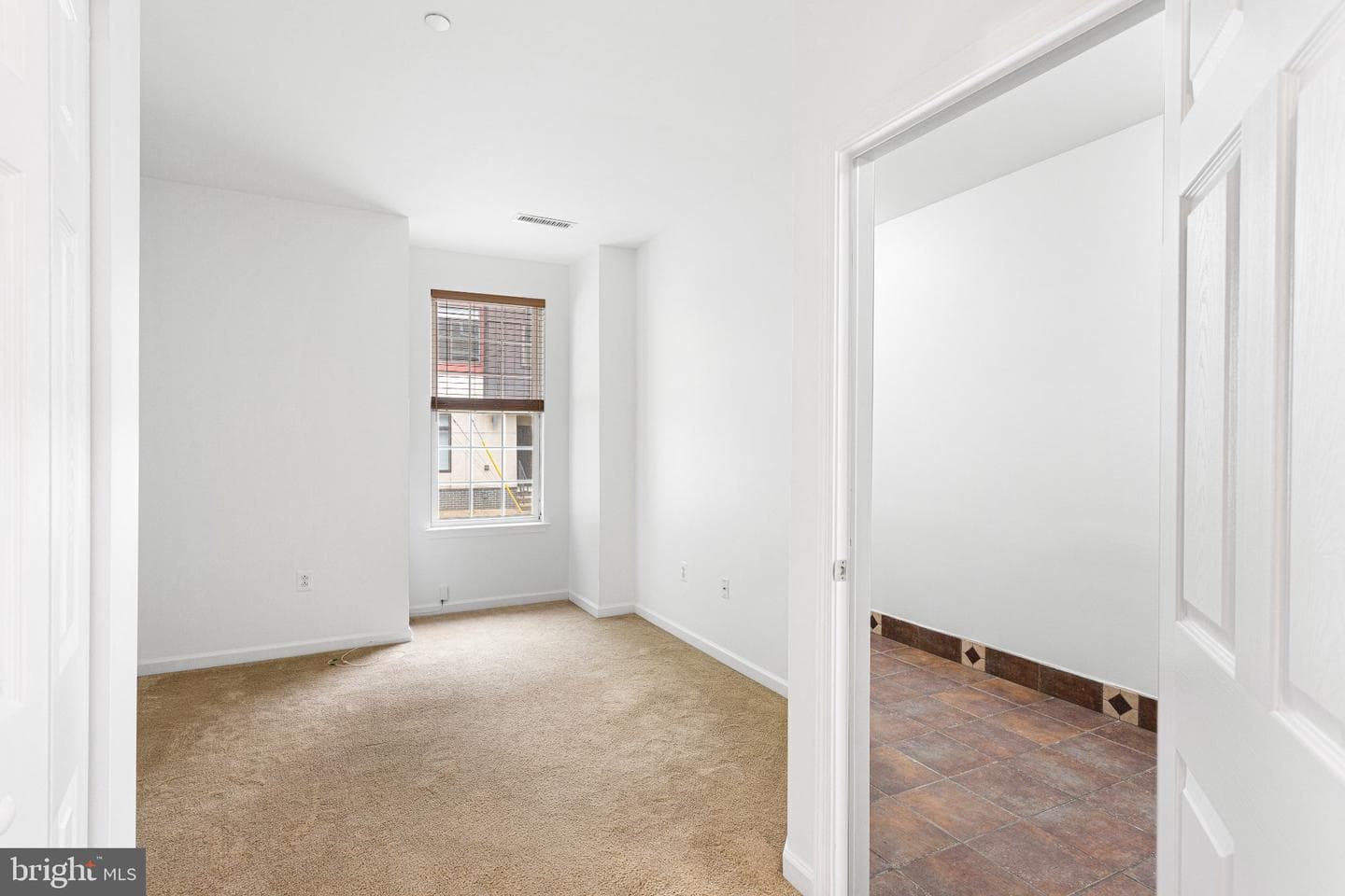 3147 W Thompson Street photo 11