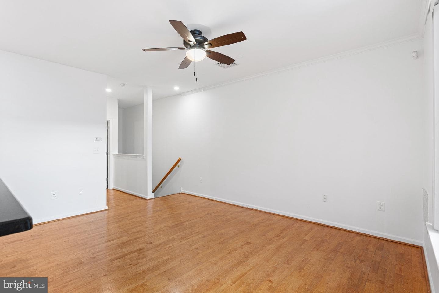 3147 W Thompson Street photo 4