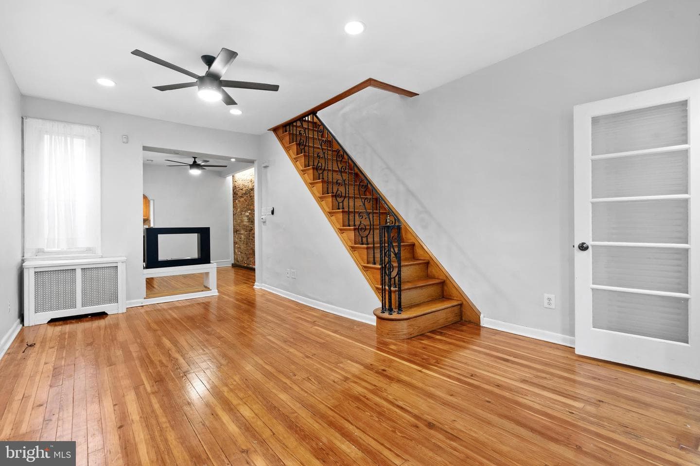 2529 E Albert Street photo 3