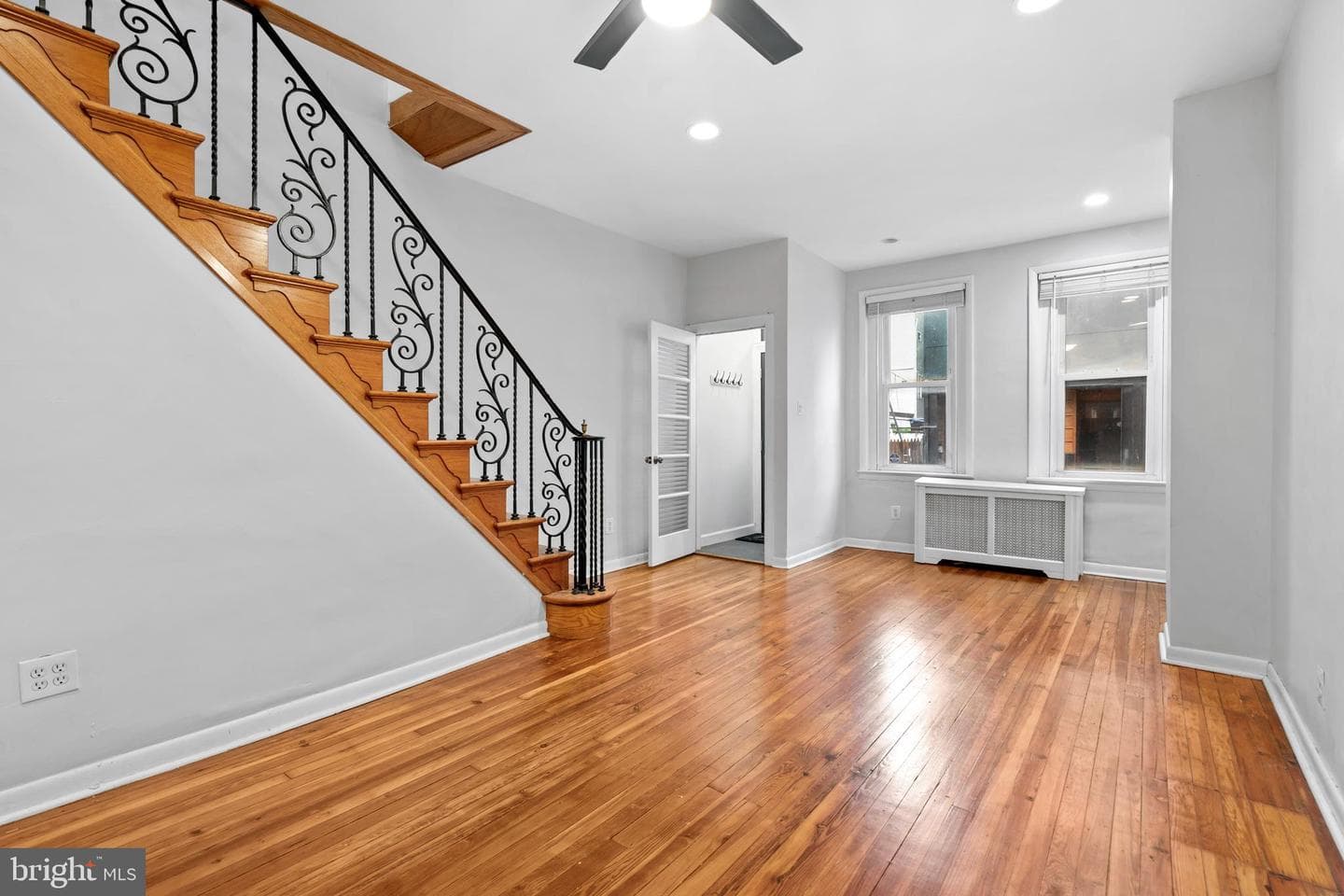 2529 E Albert Street photo 6