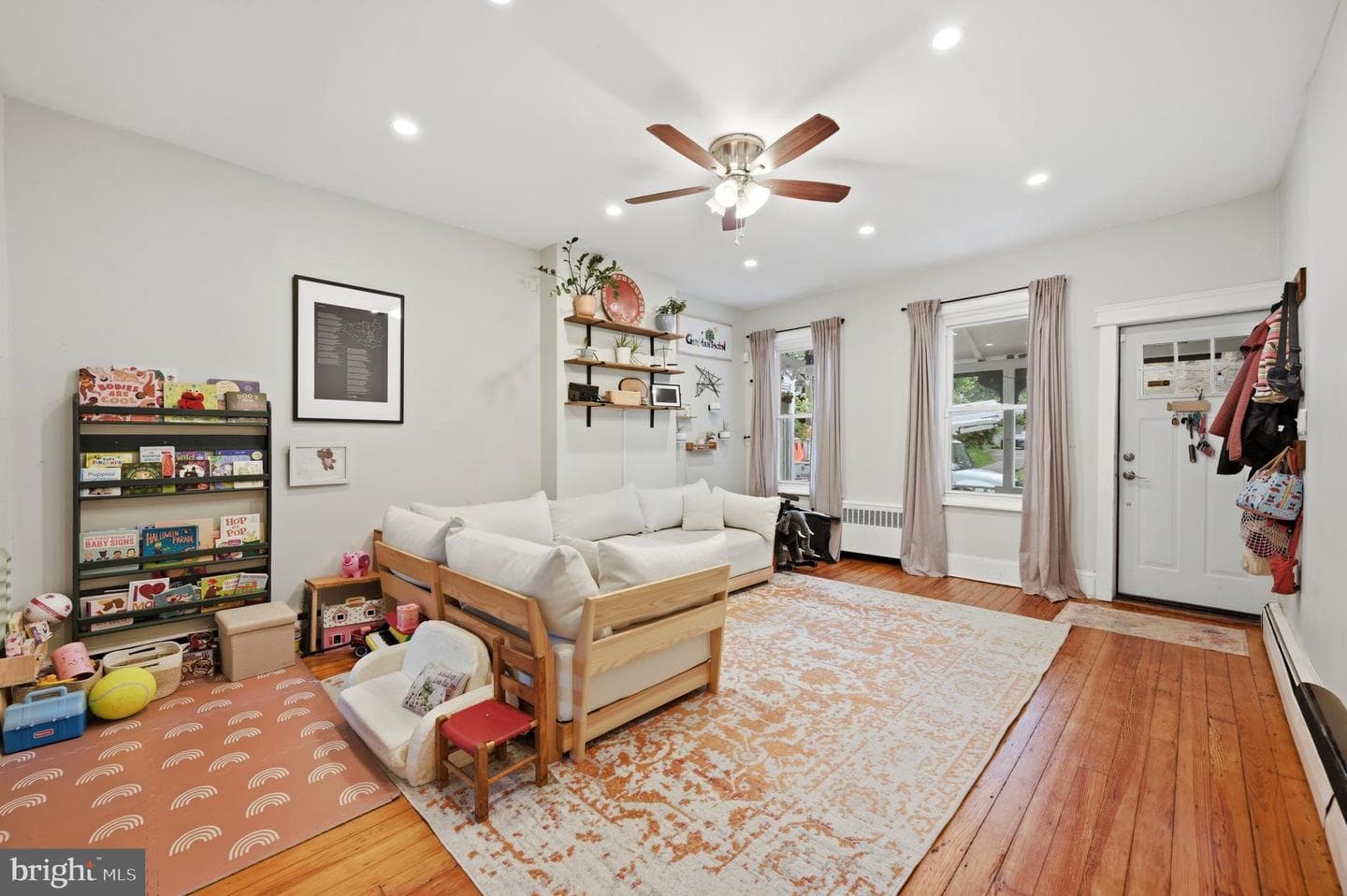 54 W Harvey Street photo 4