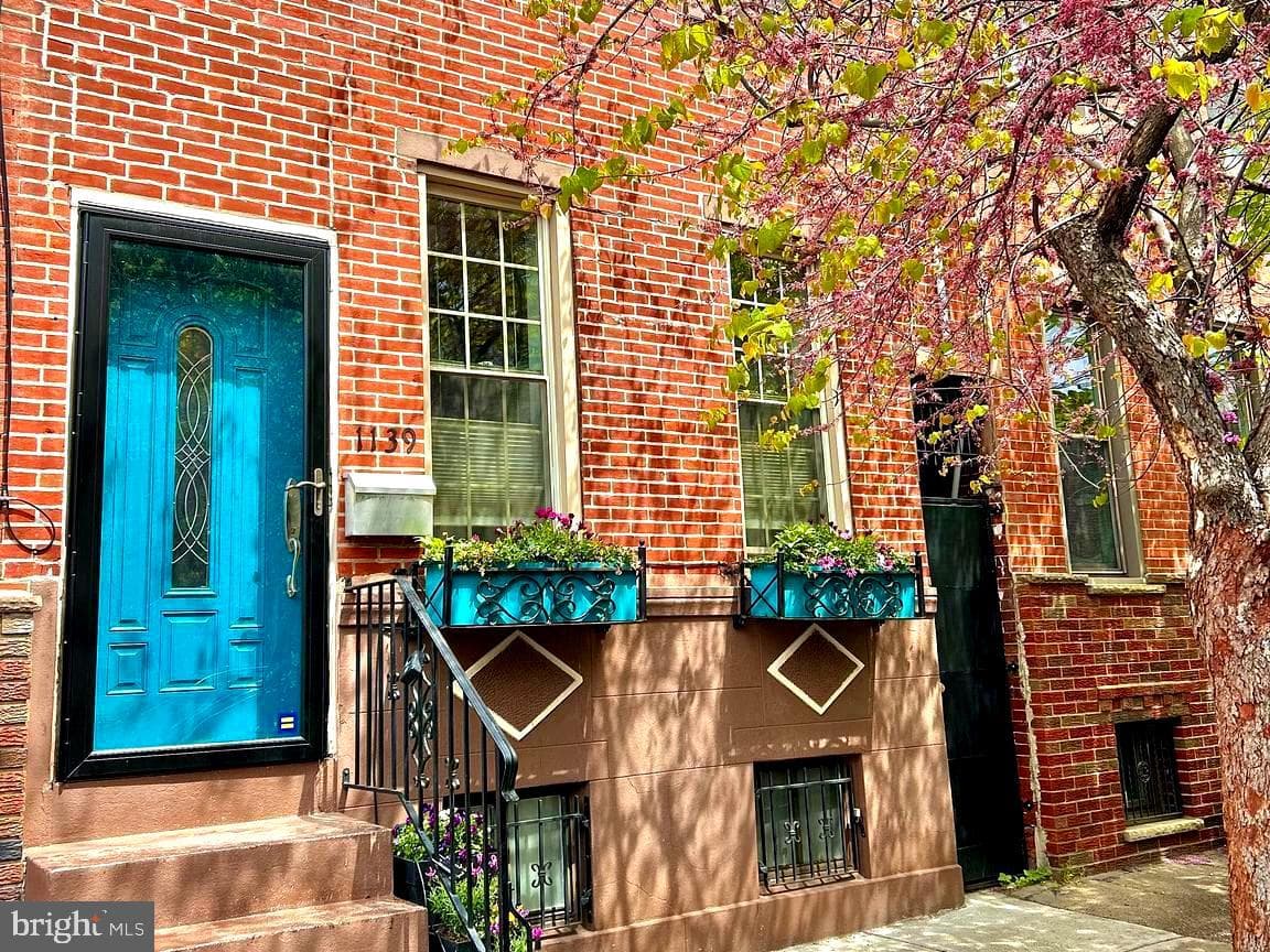 1139 Tasker Street photo 1