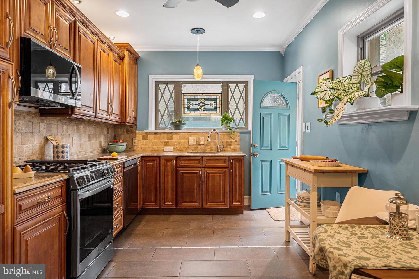 1139 Tasker Street photo 14