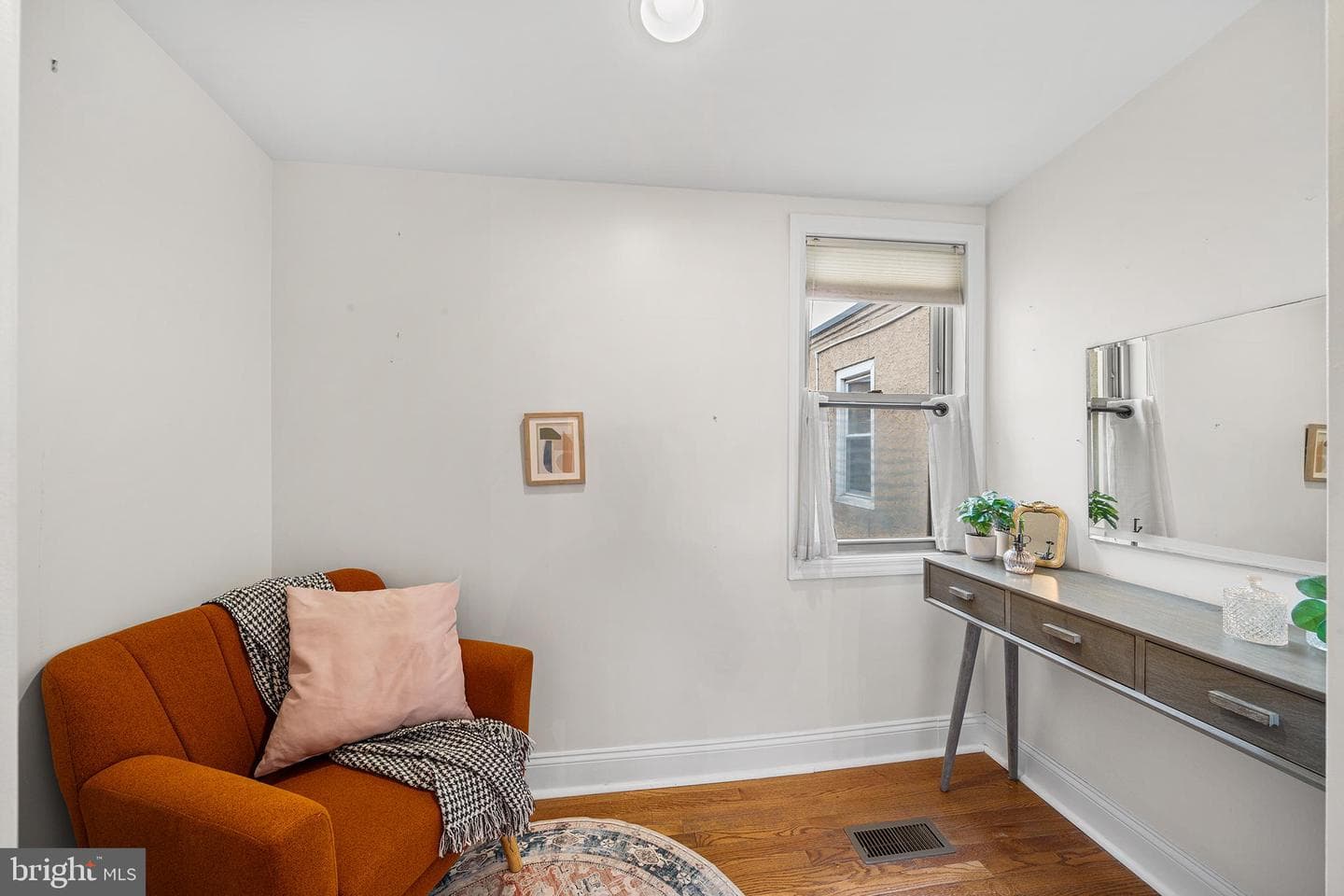 1139 Tasker Street photo 28