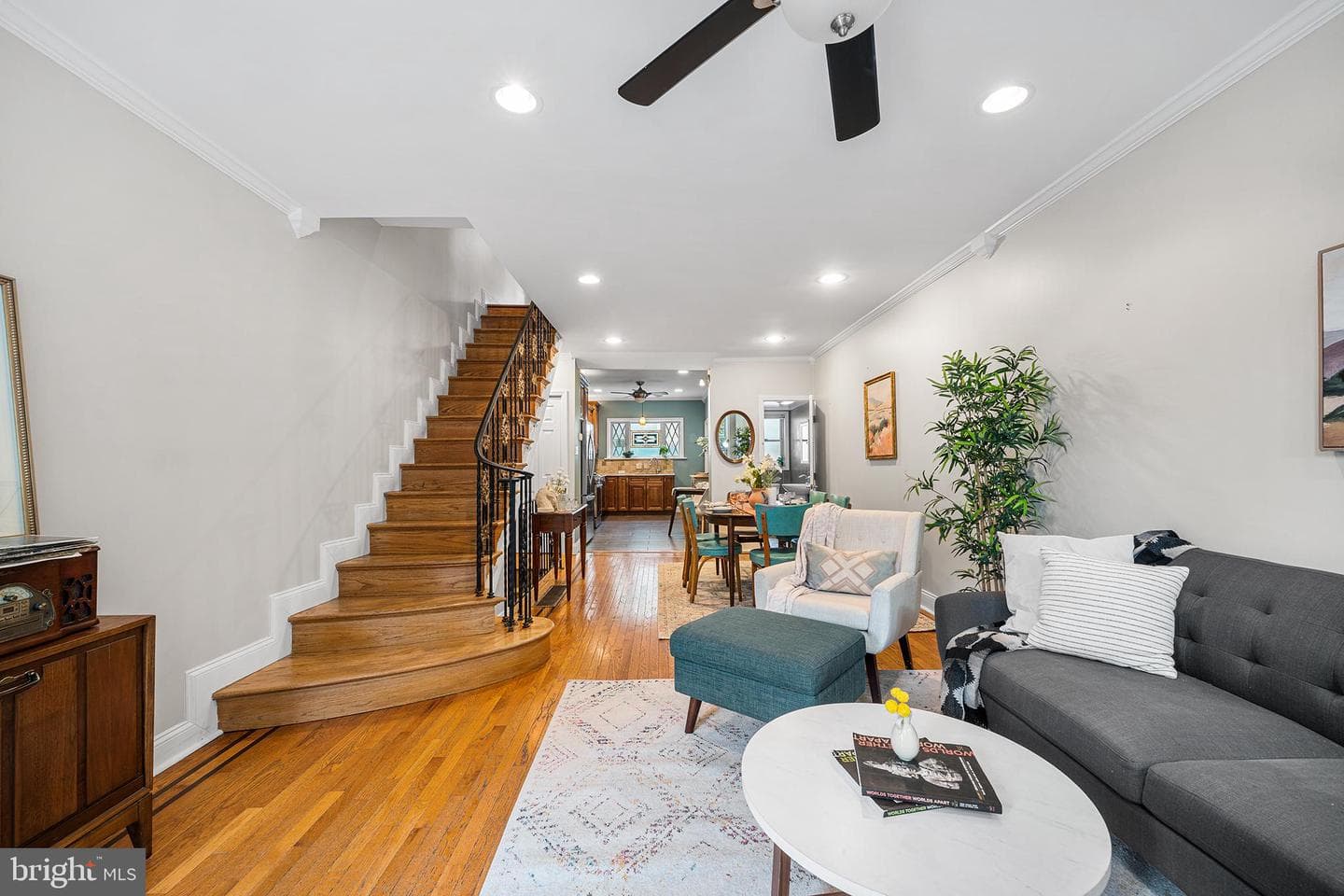 1139 Tasker Street photo 4